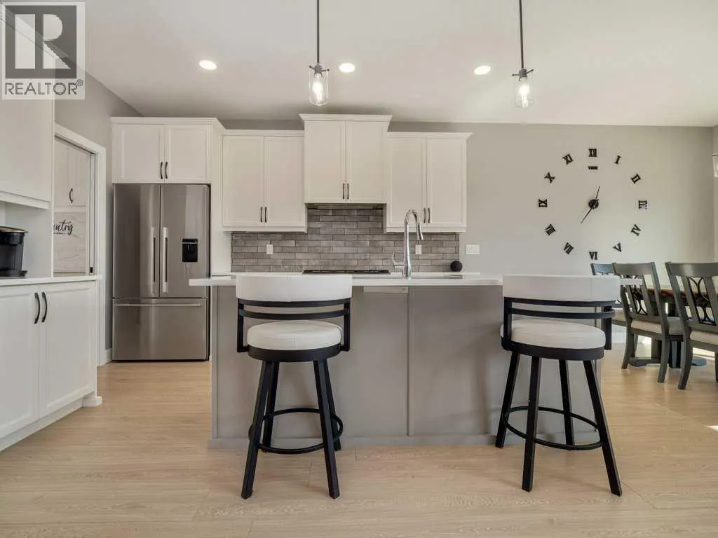 57 Goldenrod Place W