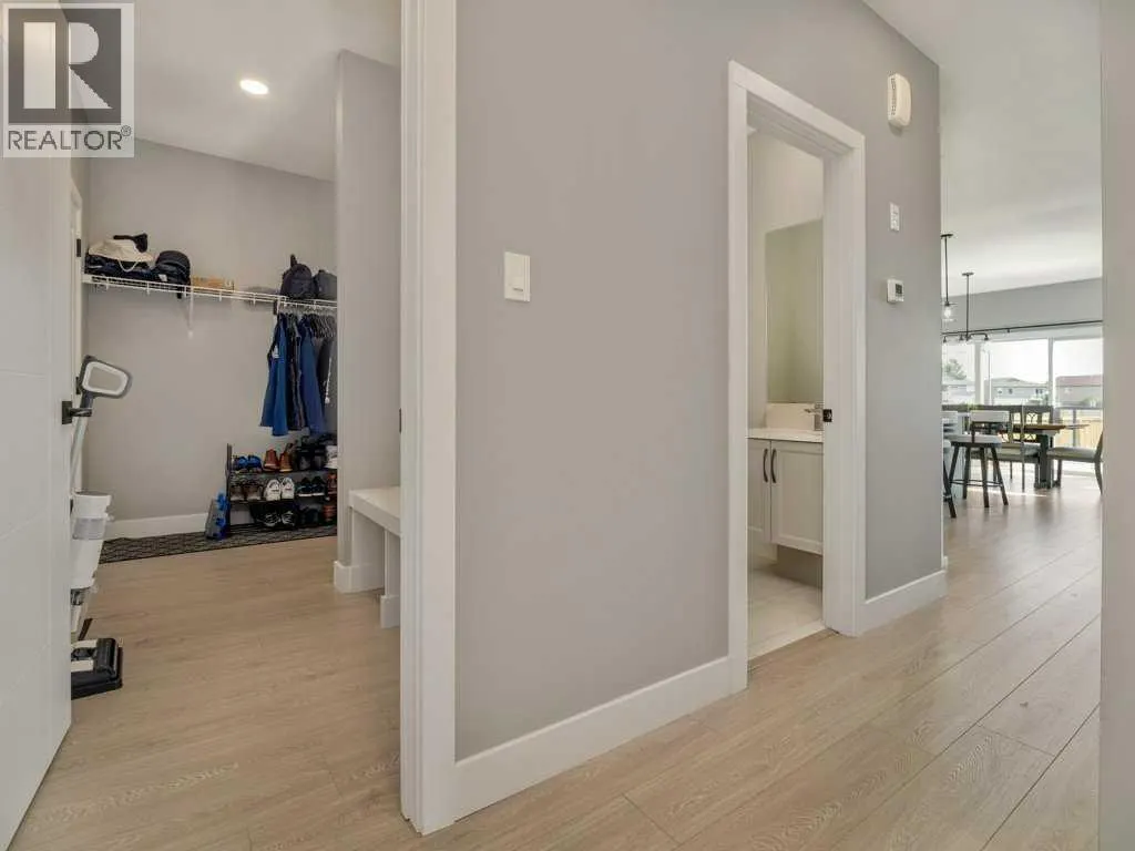 57 Goldenrod Place W