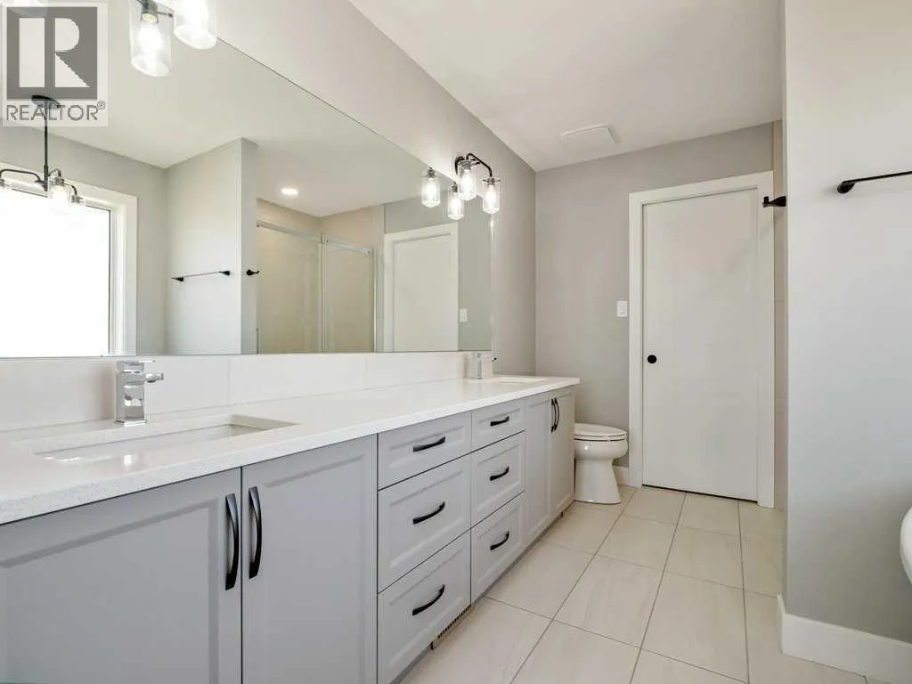 57 Goldenrod Place W