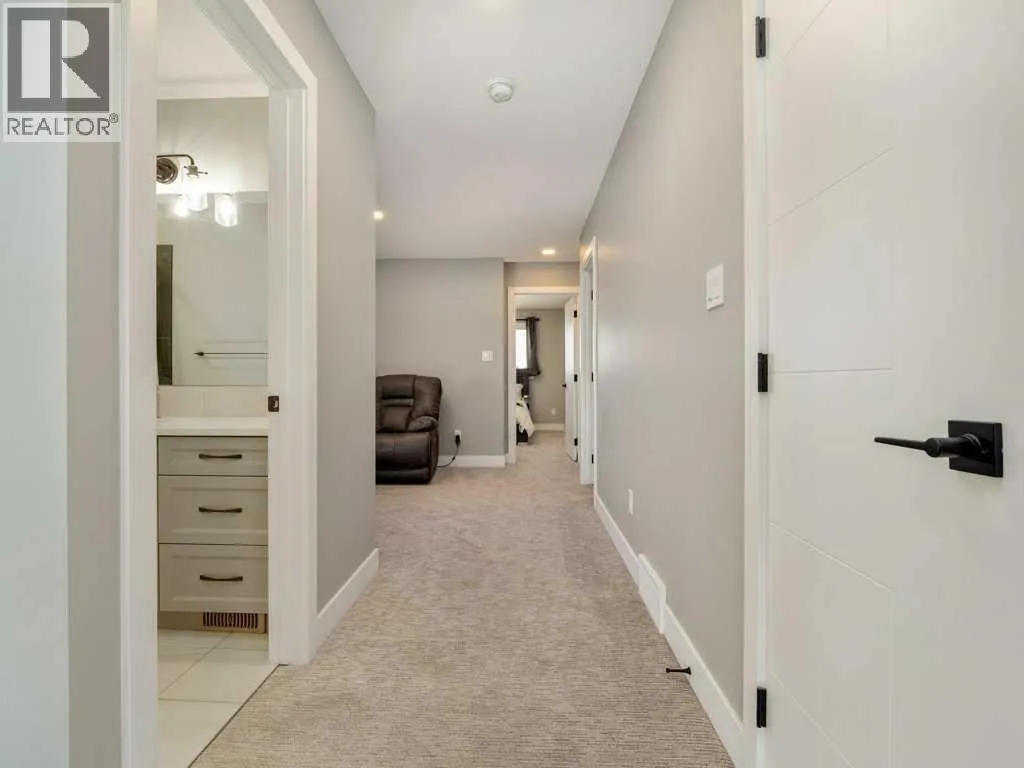 57 Goldenrod Place W