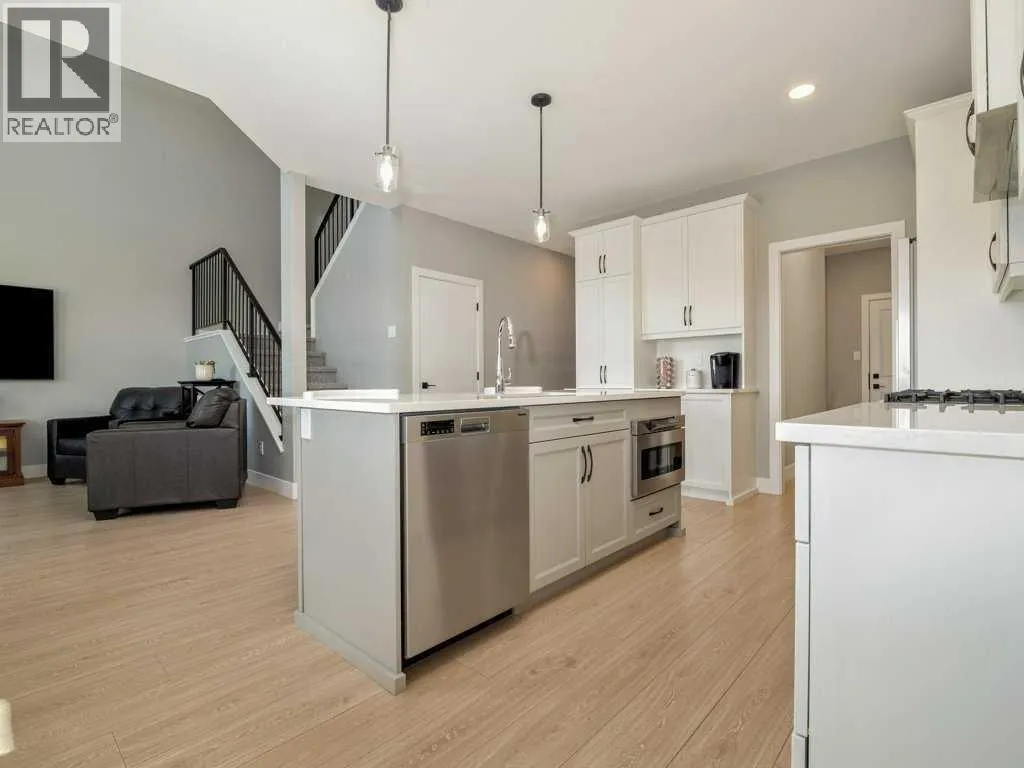 57 Goldenrod Place W