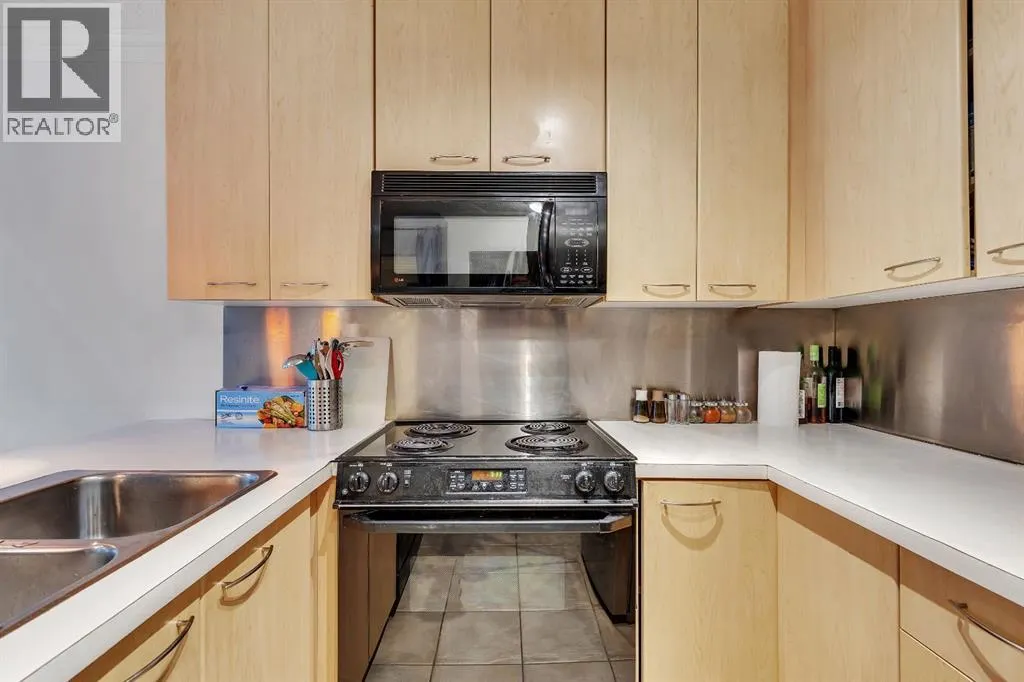 327, 22 Richard Place SW