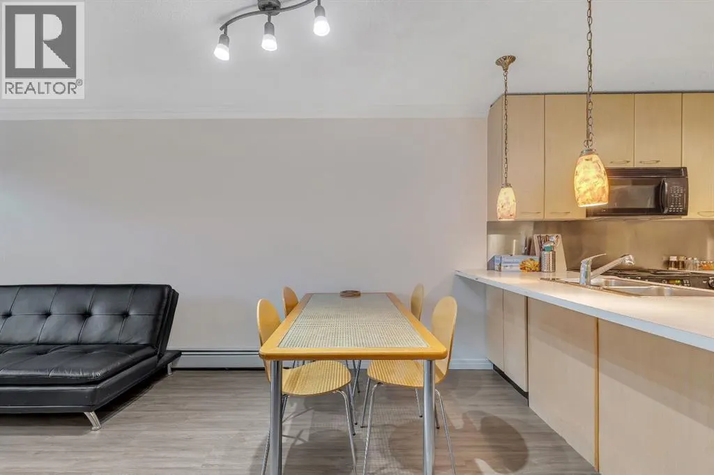 327, 22 Richard Place SW