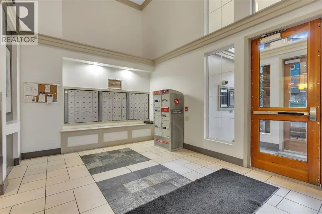 327, 22 Richard Place SW