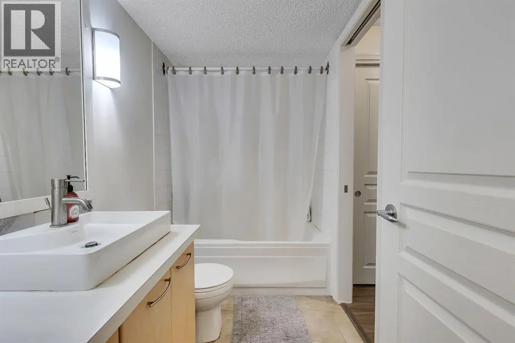 327, 22 Richard Place SW
