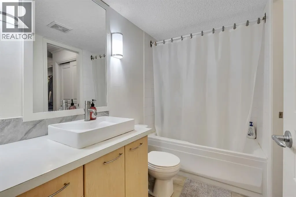 327, 22 Richard Place SW