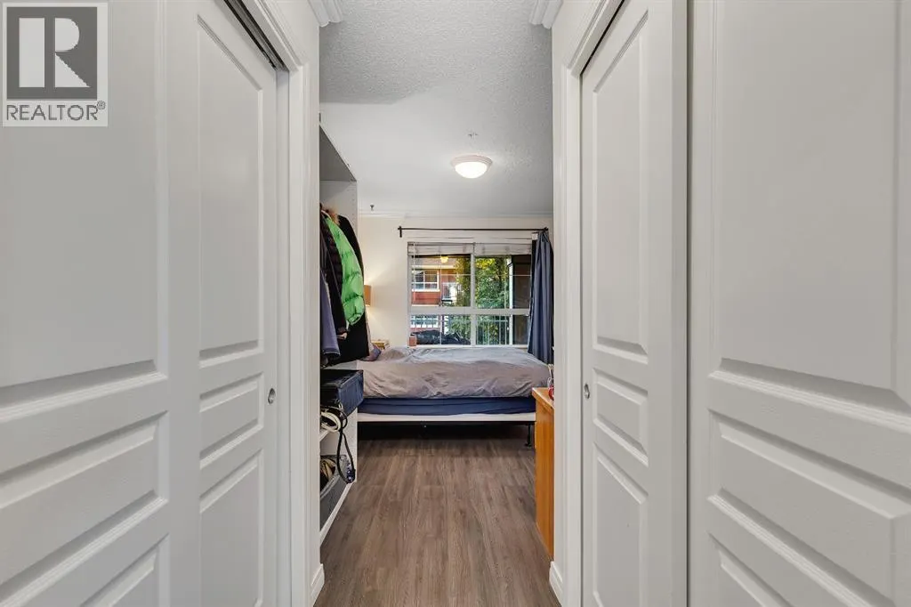 327, 22 Richard Place SW