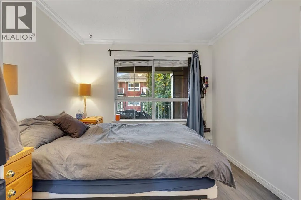 327, 22 Richard Place SW