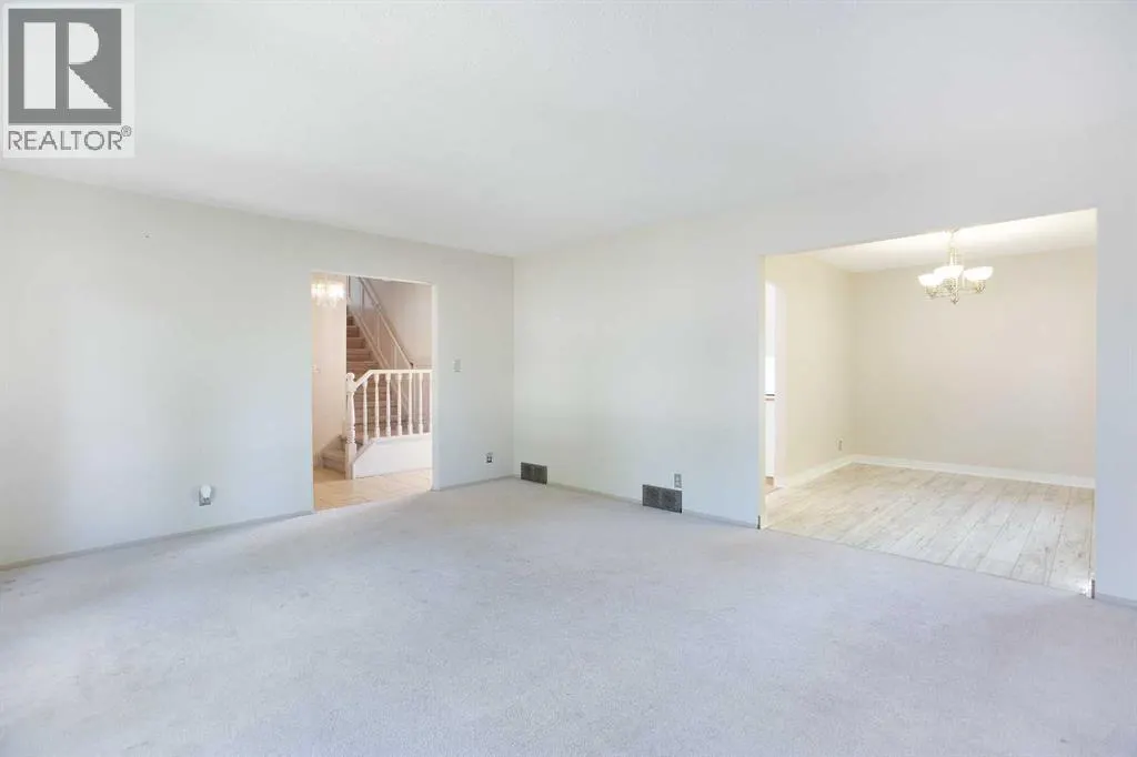 135 Parkglen Crescent SE