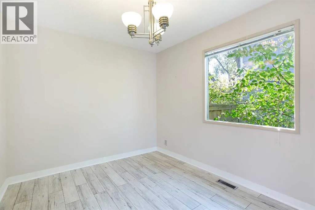 135 Parkglen Crescent SE