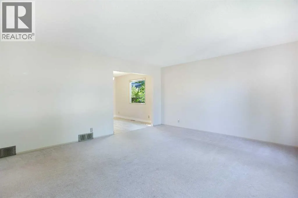 135 Parkglen Crescent SE