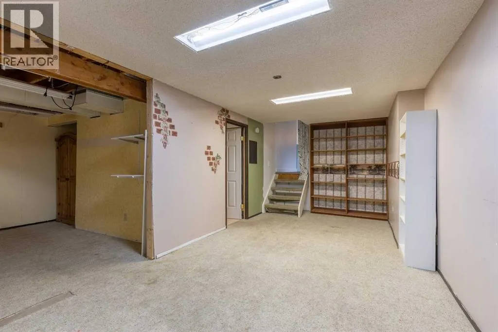 51 Temple Boulevard W