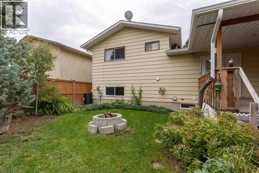 51 Temple Boulevard W