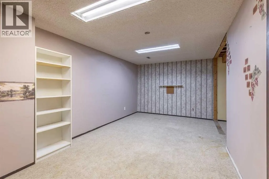 51 Temple Boulevard W