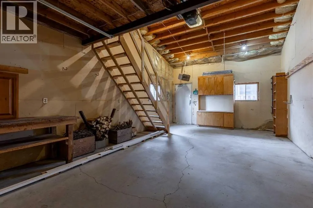 51 Temple Boulevard W