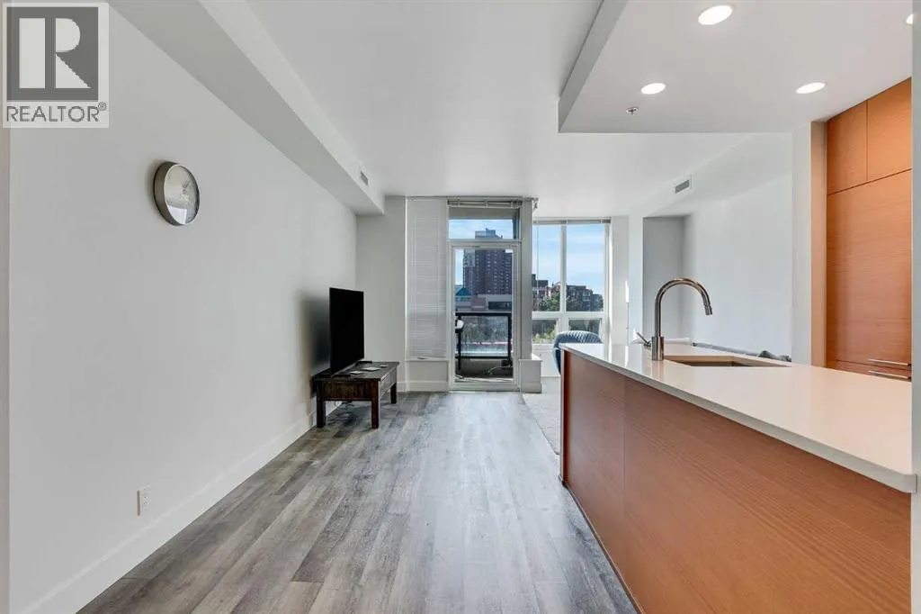 548, 222 Riverfront Avenue SW