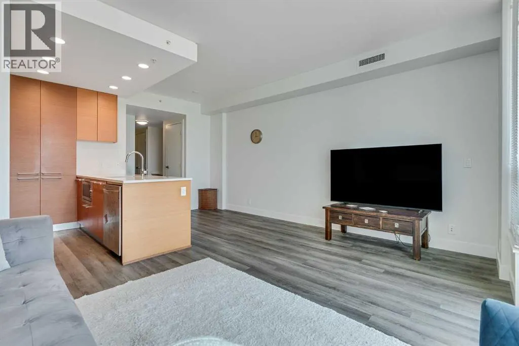 548, 222 Riverfront Avenue SW
