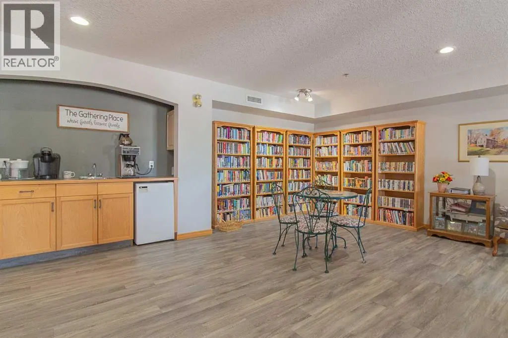 220, 1535 Southview Drive SE