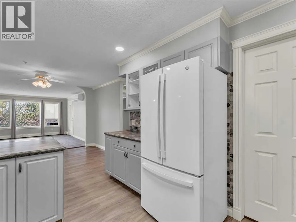 220, 1535 Southview Drive SE
