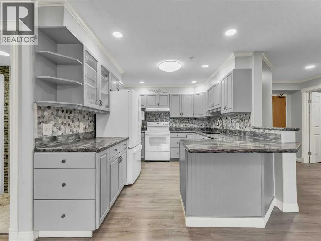 220, 1535 Southview Drive SE
