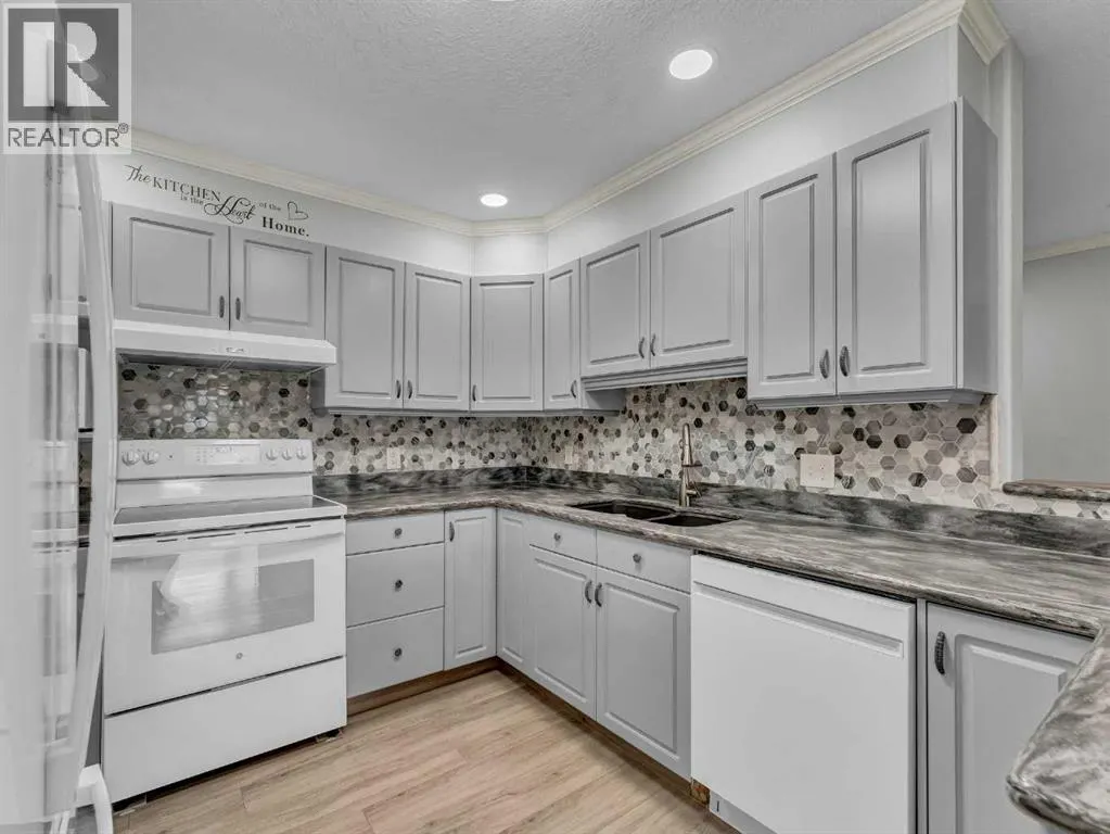 220, 1535 Southview Drive SE