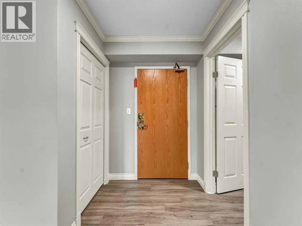 220, 1535 Southview Drive SE