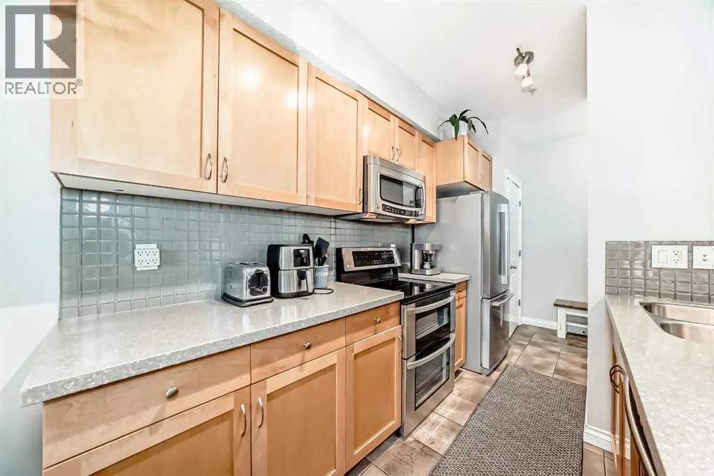 214, 2 Hemlock Crescent SW