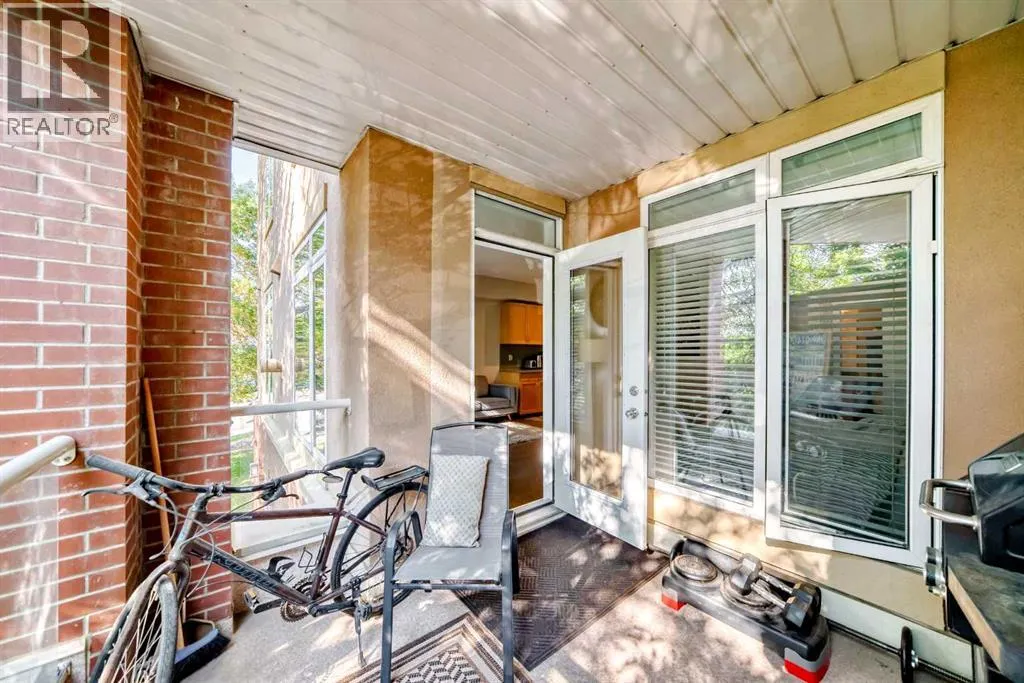 214, 2 Hemlock Crescent SW