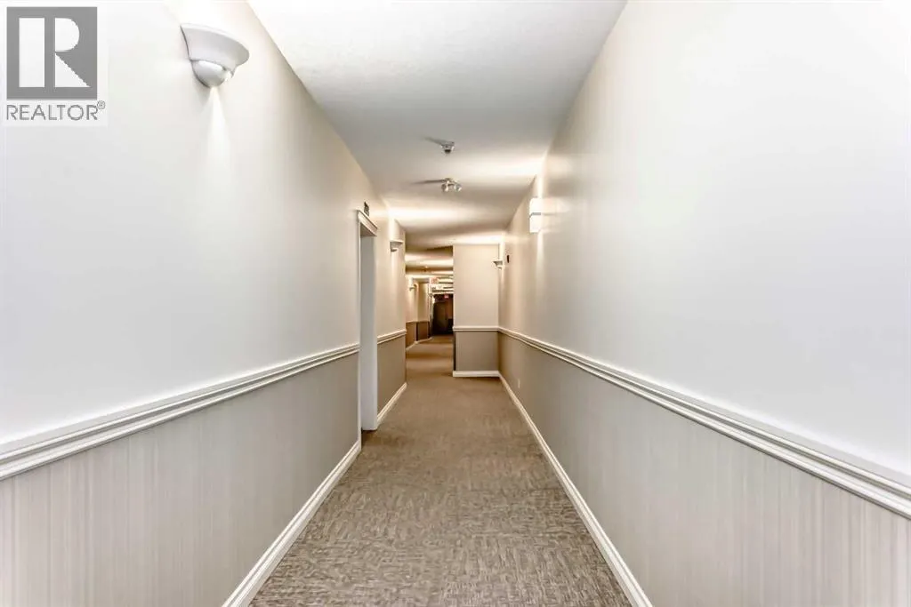 214, 2 Hemlock Crescent SW