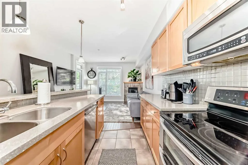 214, 2 Hemlock Crescent SW