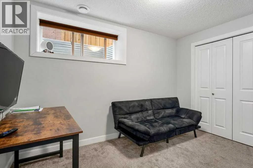 24 Copperpond Park SE