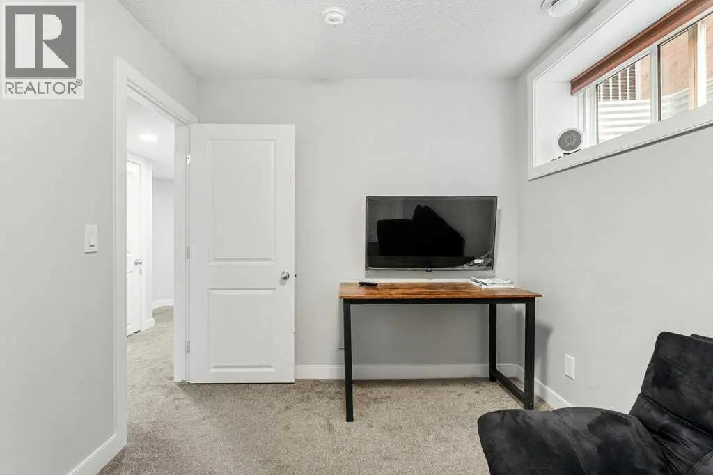 24 Copperpond Park SE