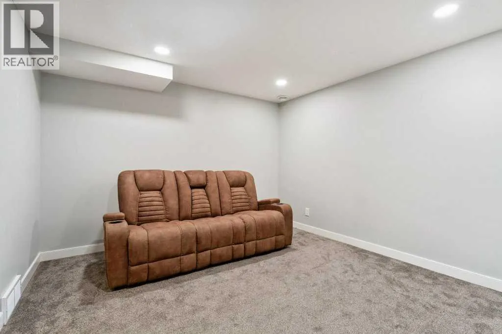 24 Copperpond Park SE