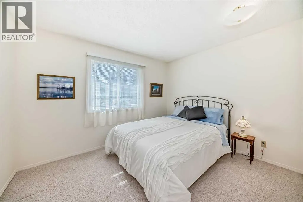 44 Hawkside Park NW