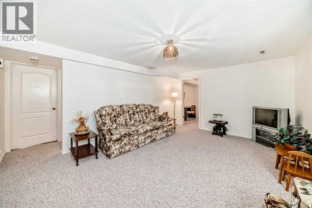 44 Hawkside Park NW