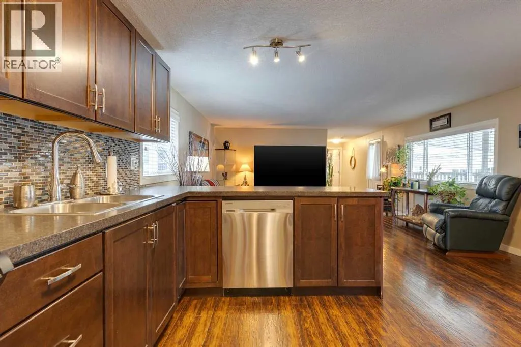 106, 99 Arbour Lake Road NW