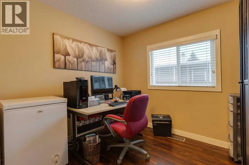 106, 99 Arbour Lake Road NW
