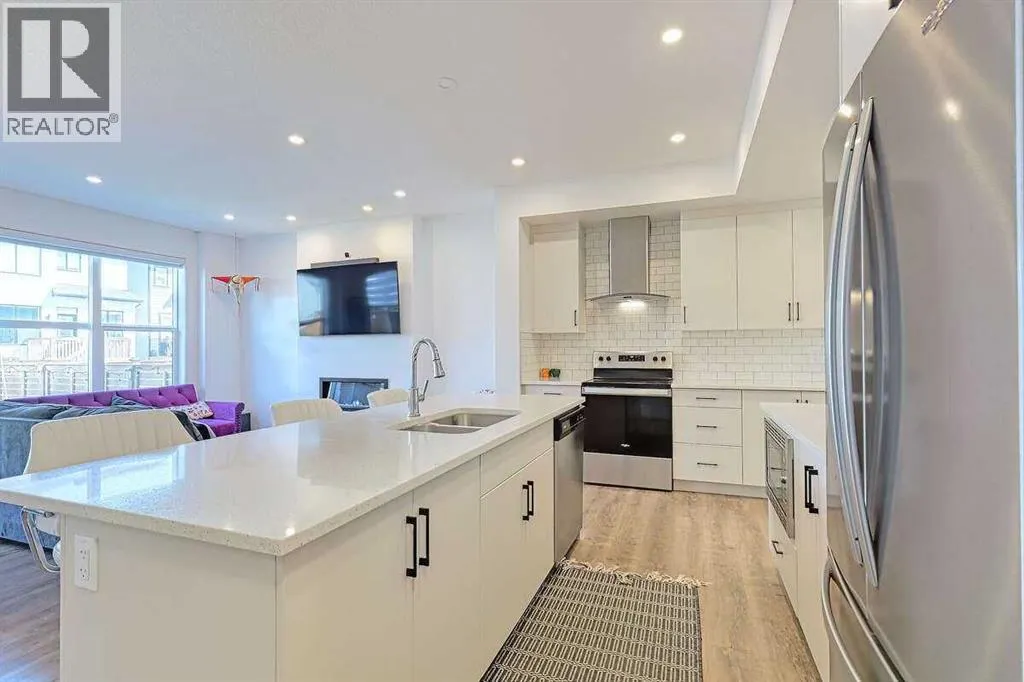 146 Arbour Lake Rise NW