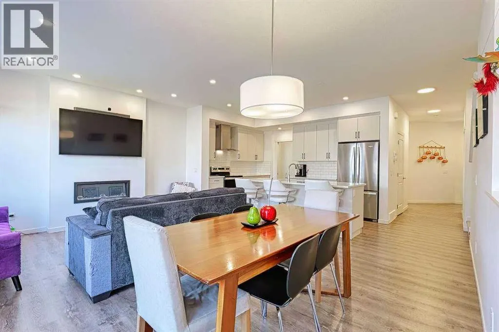 146 Arbour Lake Rise NW