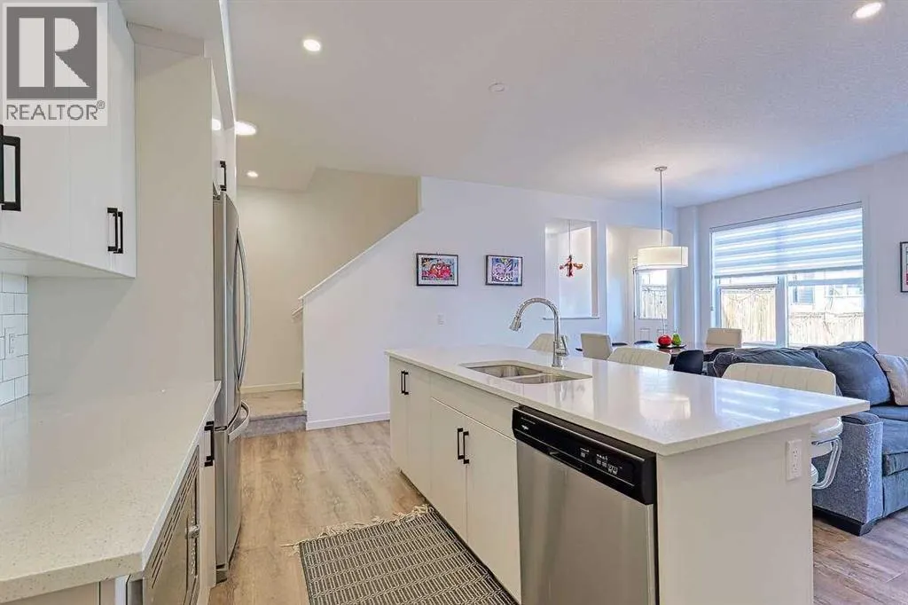 146 Arbour Lake Rise NW
