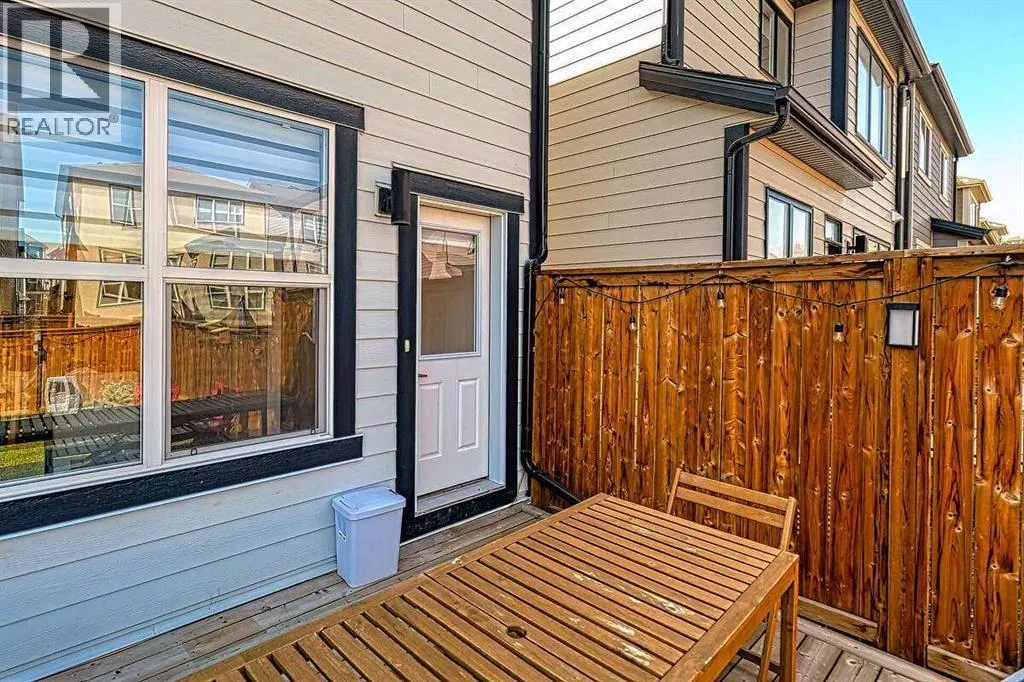 146 Arbour Lake Rise NW