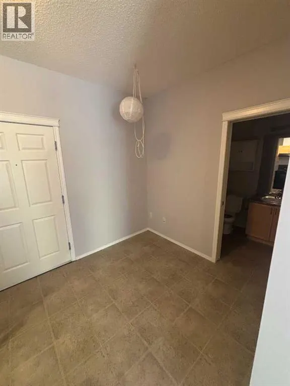 8312, 70 Panamount Drive NW