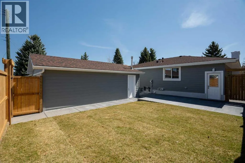 924 Canna Crescent SW