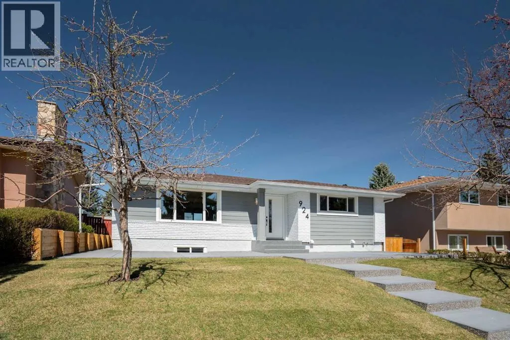 924 Canna Crescent SW