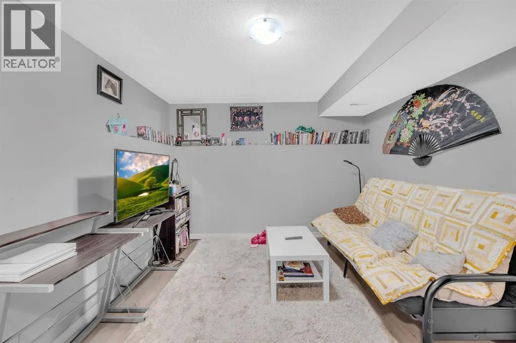 171 Willowbrook Drive NW
