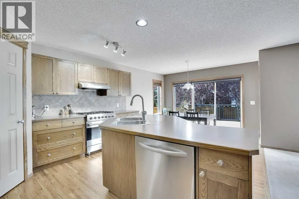 2 Tuscany Ravine Landing NW