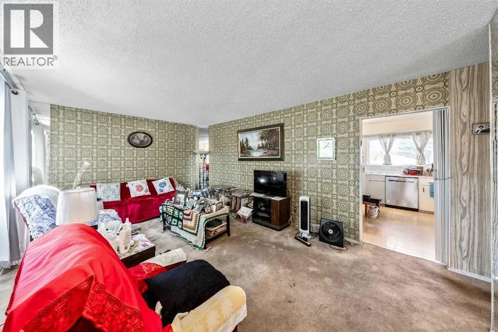 216 Havenhurst Crescent SW