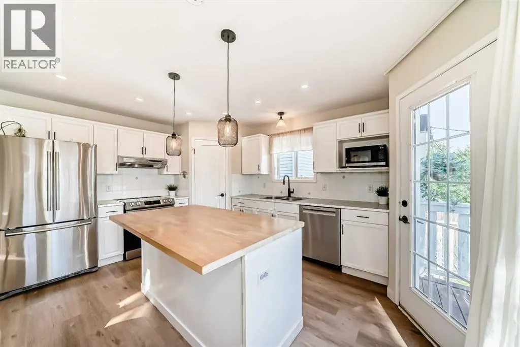 132 Hidden Valley Crescent NW