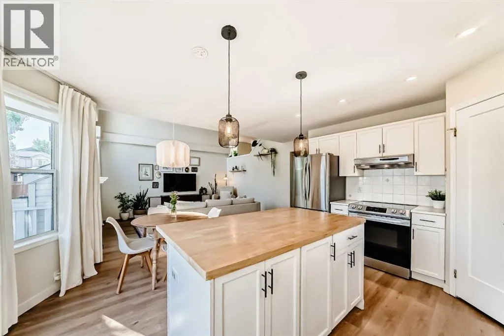 132 Hidden Valley Crescent NW