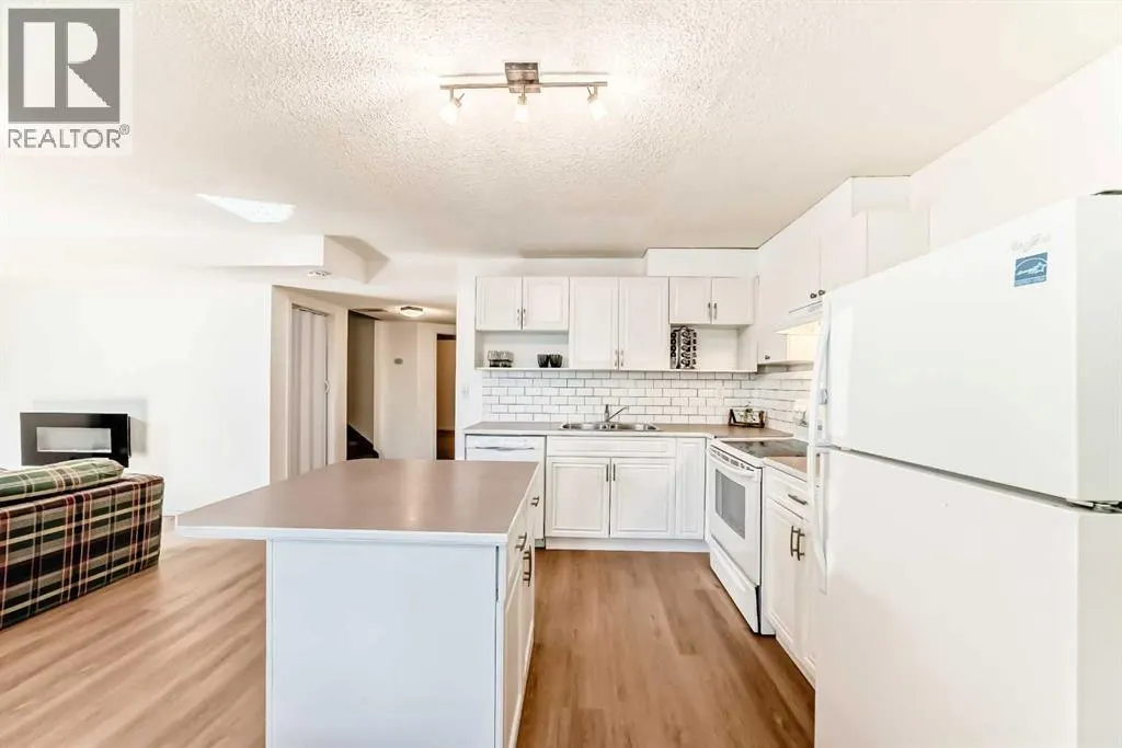 132 Hidden Valley Crescent NW